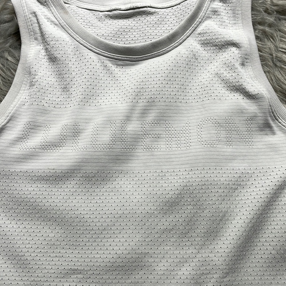 Gently Used LuLuLemon tank Sz 4